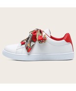 Calio Women’s Ultra Lightweight Flora Satin Lace-up Casual Sneakers - €33,19 EUR