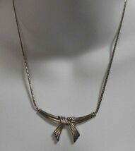 Vintage Avon Silver-tone Bow/Ribbon Necklace - $13.85