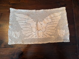 Vintage Eagle Doily Hand Crochet Ecru 16x9 - $14.85