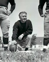 CURLY LAMBEAU 8X10 PHOTO GREEN BAY PACKERS PICTURE NFL FOOTBALL PRACTICE - £3.93 GBP