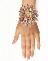 Pink Green Crystal Sunburst Shaped Five Strand Cream Pearl Stretch Bracelet - £90.08 GBP