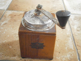 AT BREVETTI ITALY coffee grinder in wood and metal Original from 1955 Wo... - £20.78 GBP