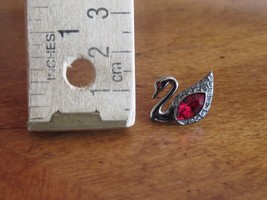 Swarovski Red Color Crystal Swan Silver Tone Pin Signed No Back Pin Valentines - £10.93 GBP