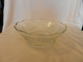 Vintage Clear Cut Glass Serving Bowl With Grapes, Leaves, Starburst Center - £47.18 GBP