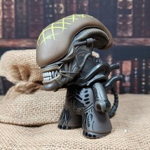 AVP Alien vs. Predator 4.5&quot; Titan Vinyl Figure Xenomorph Grid - 2015 Loot Crate - £4.71 GBP