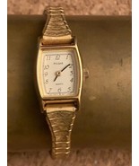 VTG Pulsar Watch Women Gold Tone Cream Dial Rectangle 16mm V401-5000 Unt... - $177.49 MXN