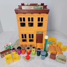 Fisher Price Sesame Street Play Family House #938 With Accessories Bert Ernie - $108.85