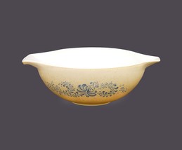 Pyrex Homestead 444 | 4L lugged cinderella mixing bowl made in USA. - £66.20 GBP