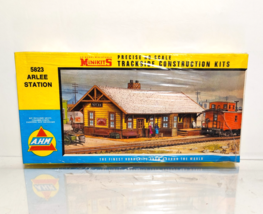 AHM HO Scale Arlee Train Station Kit 5823 Building Structure Depot New S... - $17.99