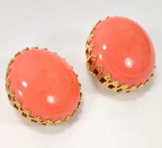MIRIAM HASKELL Earrings Gripoix Glass Faux Coral Cabochon Huggie Disc Clip-On - £45.04 GBP
