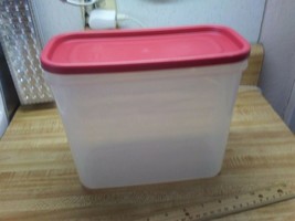 Vintage Rubbermaid rectangular container - £15.27 GBP