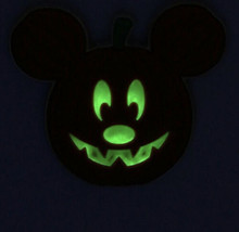 Disney Mickey Mouse Jack-O’Lantern Glow-in-the-Dark Pin - £15.42 GBP