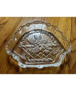 Mikasa Christmas Holly Bows Hearts small dish Perfect condition 8 1/2 x 7 - $14.11 CAD
