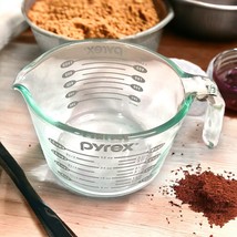 Vintage PYREX Glass Measuring Cup 4 Cups/1 Qt/32 Oz Grey Lettering J-Handle - £12.77 GBP