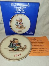 Vintage Hummel Goebel Annual Plate with Bas-Relief 1975 Ride Into Christmas NOS - £9.77 GBP