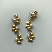 Lulu Frost Earrings Pacific Pearl Gold 2 Right White Floral Drop Dangle Mismatch - £22.26 GBP