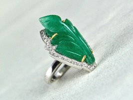 Natural Emerald Carved Leaf White Diamond 18K Gold Estate Antique Ring - £2,254.76 GBP