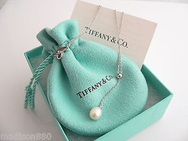 Tiffany &amp; Co 18K Gold Pearl Dangle Dangling Necklace Pendant Chain Gift Pouch - £949.98 GBP