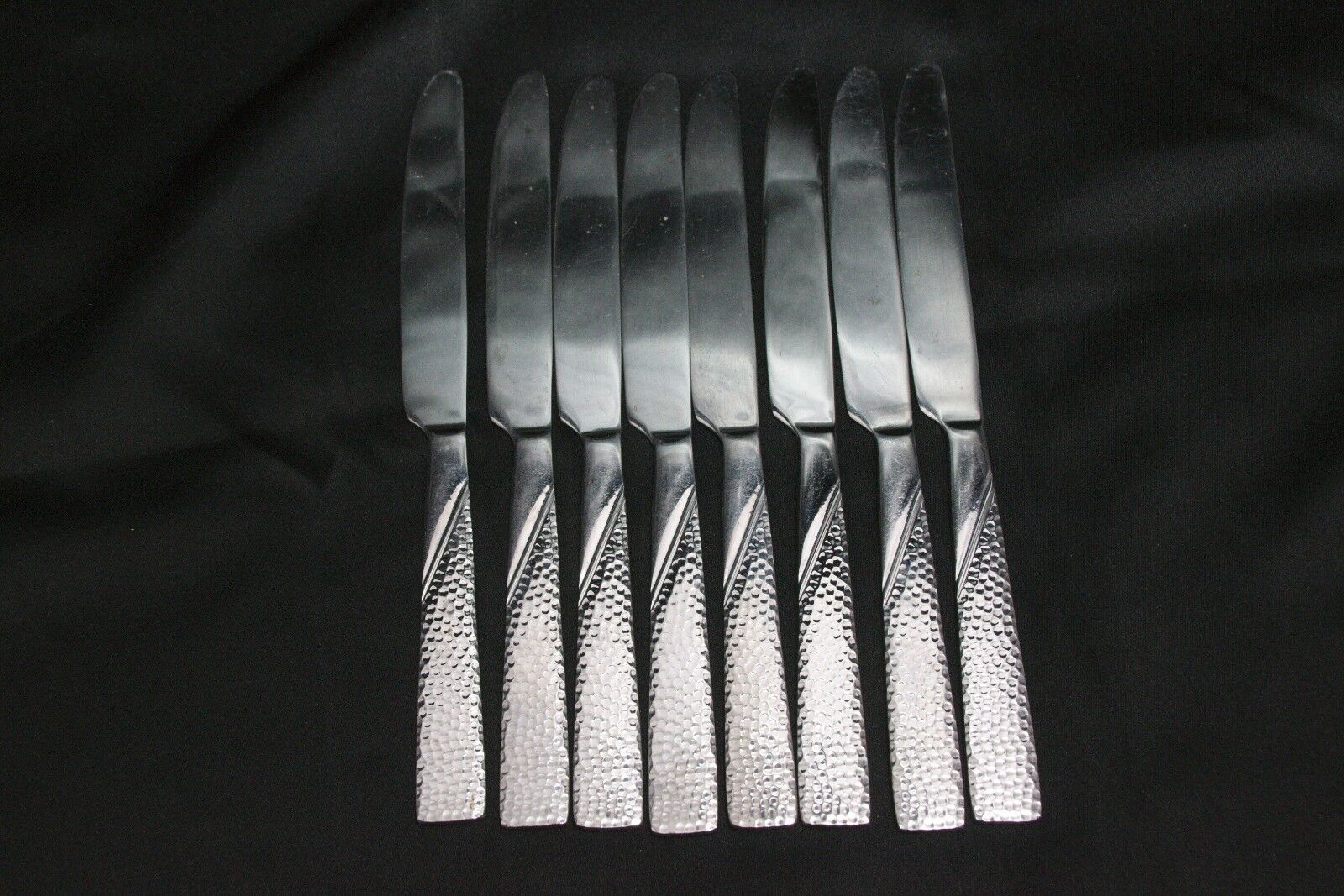 International Stainless Dinner Knives Hammered Flatware 9-1/2&quot;  Lot of 8 - $21.55