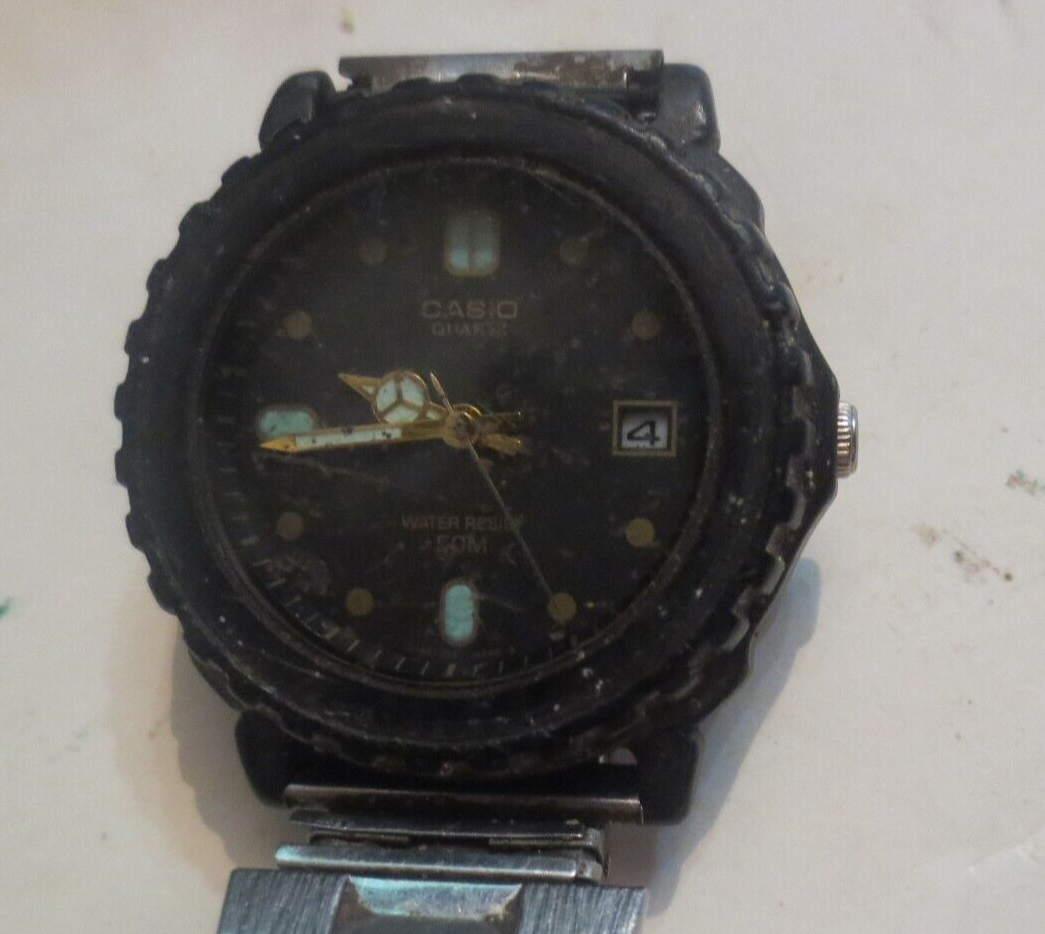 vintage Casio Quartz Diver Watch Women&#39;s Date MQ-52W - $9.49