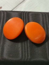 Vintage Mango Orange Bakelite Clip On Earrings - £37.39 GBP