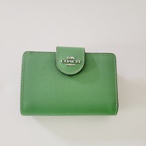 Coach 6390 Crossgrain Leather Medium Corner Zip Wallet Bright Soft Green - $84.40