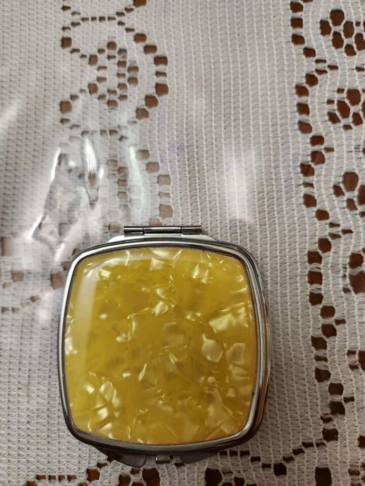 Vintage Avon Double-Sided Mirror Compact With Yellow Embellished Top Nice - $21.00