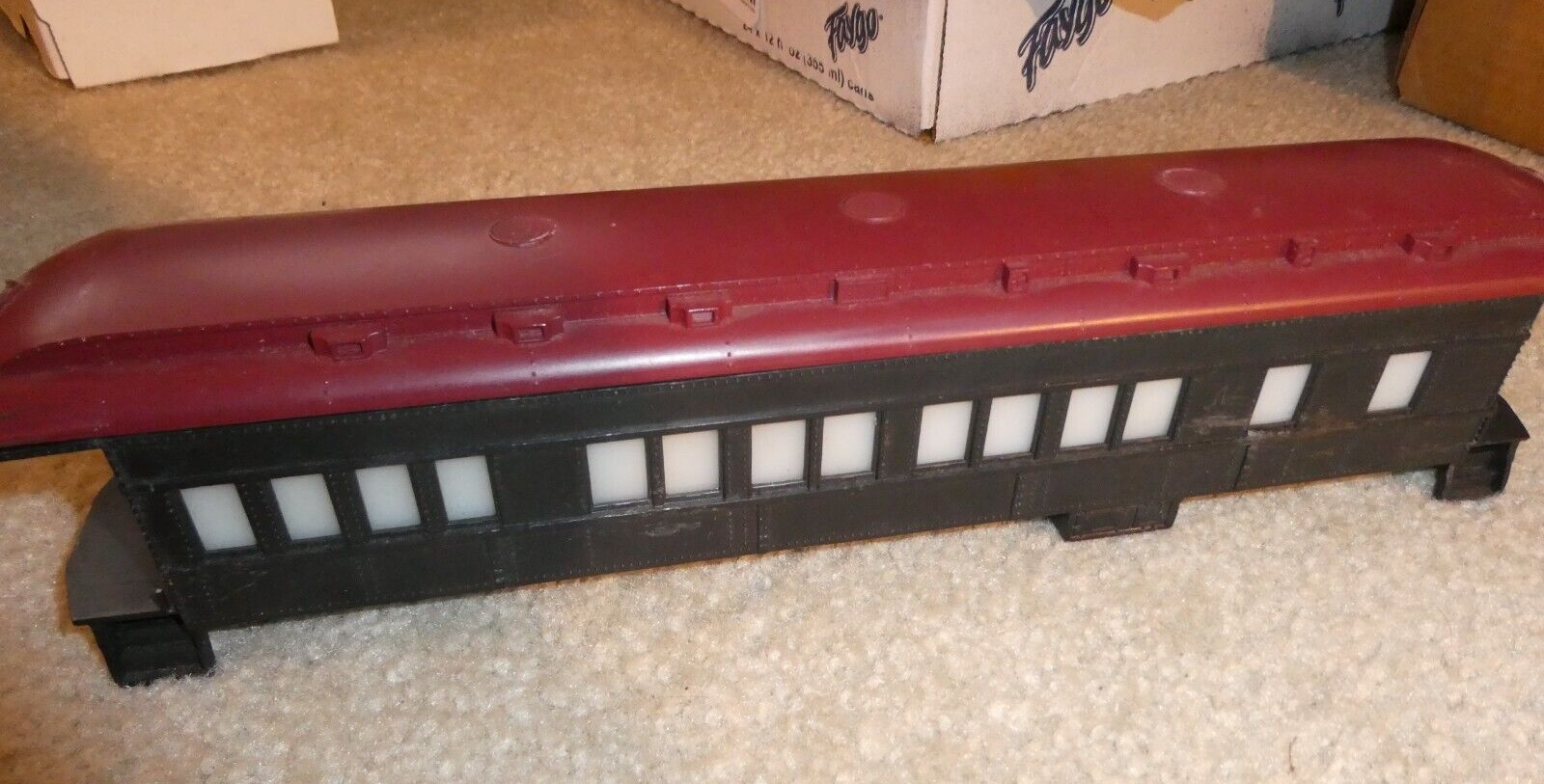Vintage 1970s O Scale Lionel Passenger Car Body 12&quot; Long - $17.82