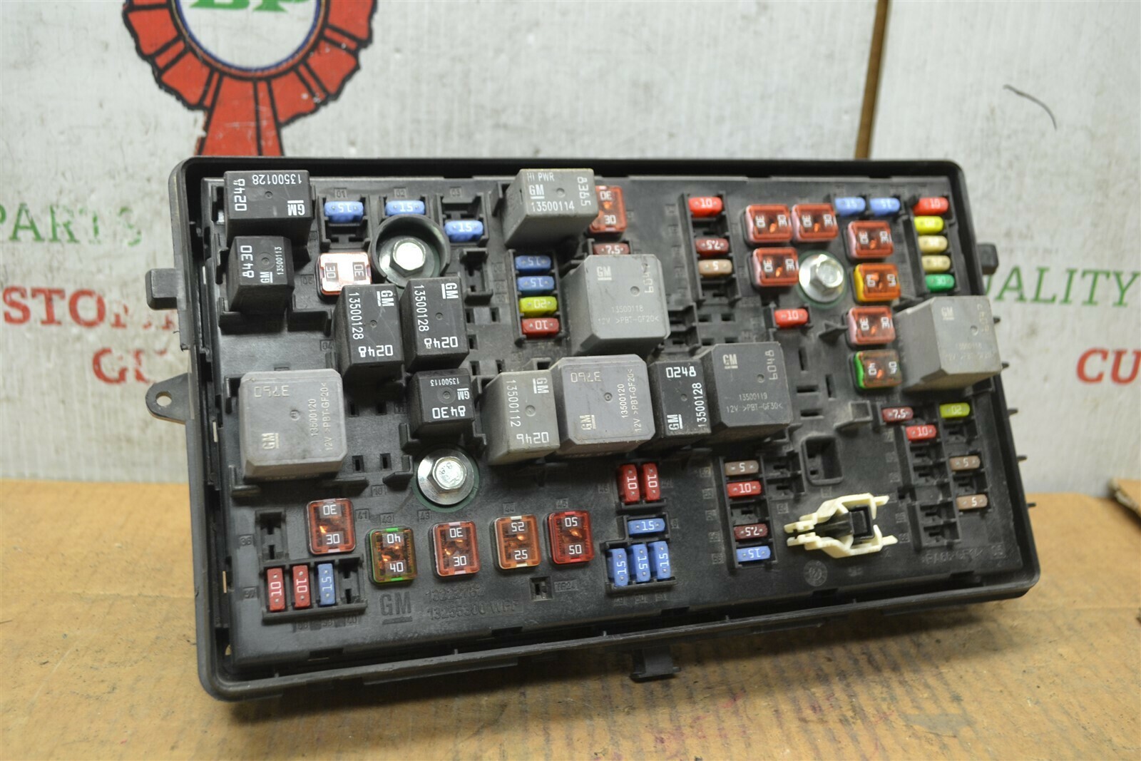 2011-12 Buick Regal 2.0L Fuse Box Junction OEM 13343936 Module 14-2A6 - $86.23