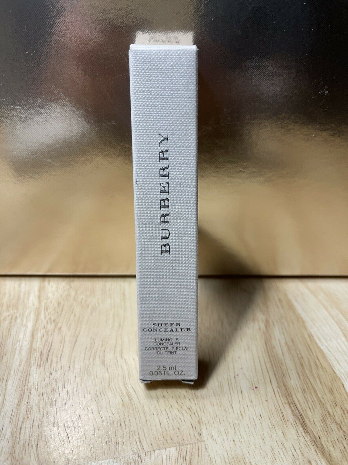 BURBERRY SHEER LUMINOUS CONCEALER Sandy Beige No 04 BNIB - $16.99