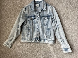 Forever 21 Los Angeles Women’s Light Wash Distressed Denim Button Up Jacket Sz M - $23.99