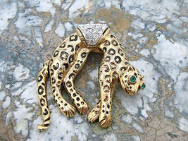 Vintage 1970s Gold Plated Gilded Spotted Panther Leopard Brooch 2&quot; Emerald Eyes - £23.89 GBP