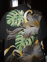 Robert Graham Odessy Short Sleeve Shirt Size Medium NWTS image 4