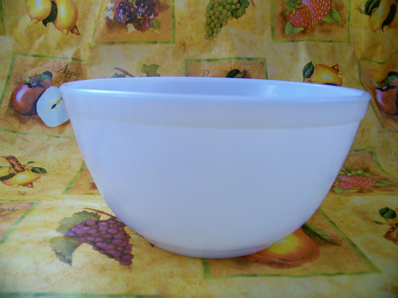 Primary image for Vintage Pyrex Milk Glass White Oven Ware Bowl Made in U.S.A.
