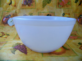 Vintage Pyrex Milk Glass White Oven Ware Bowl Made in U.S.A. - $13.98