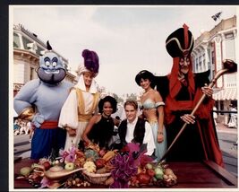 8 x 10  photo * CBS tv DISNEYLAND Thanksgiving Parade ALADDIN cast GENIE... - $16.78