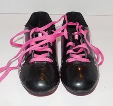 Umbro G Turrachi 11K Girls size 11K Soccer cleats Pink Black - $14.80