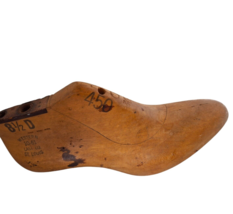 Vintage Wooden Shoe Mold 8 1/2 D Western Last Co St Louis steampunk rustic - £22.69 GBP