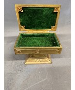 Vintage W.B. MFG Co. 412 Goldtone Ornate Figural Trinket Jewelry Box Cas... - $198.14 CAD