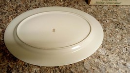 Lenox ~ Holiday Large Oval Serving Platter ~ 16 3/8&quot; - £108.50 GBP