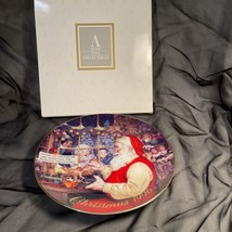 Avon “Santa’s Loving Touch” 1996 Christmas Plate, New - $10.80