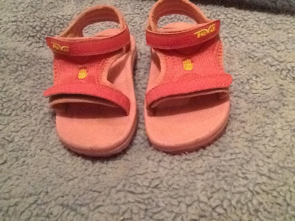 Teva Pink Sandals  Girls Sz 9 - $25.73