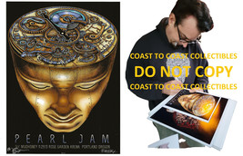 Emek Golan signed 2013 Pearl Jam gig poster 8x10 photo COA exact proof a... - $247.49