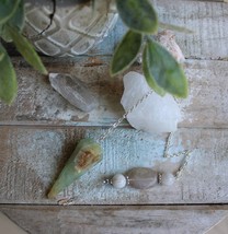 Green &amp; Brown Fluorite Pendulum with White Agate Beads ~ Stable and Prot... - $550.03 MXN