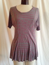 Ecote Women&#39;s Top Gray Top With Pink Print Soft Print Short Sleeve Size Medium - £7.91 GBP