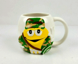 M&amp;M Collector Mug Yellow Hunting Camouflage 2006 Galerie Ceramic Military - £6.38 GBP