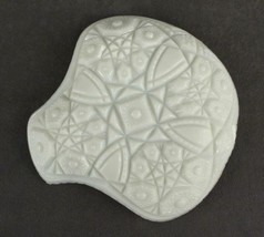 Signed Vintage McKee Prescut TOLTEC Shell Shape Bowl White Milk Glass - $14.38