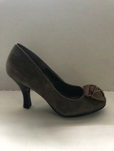 Sofft Women&#39;s Taupe Suede Heels Size 8 - £22.44 GBP