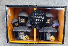 Halloween Ceramic Salt &amp; Pepper Shakers Spooky Haunted Houses NEW 4” Tall - £15.97 GBP