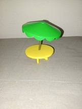 Vintage Fisher Price Little People UMBRELLA PATIO TABLE Green/Yellow Picnic - $149.58 MXN